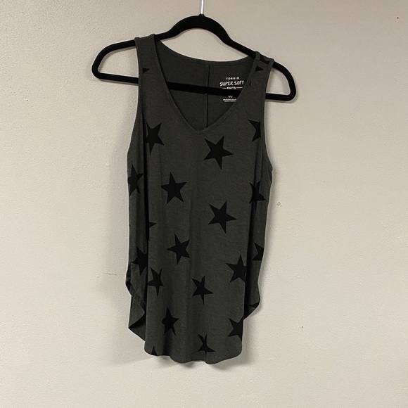 torrid Tops - Torrid V-Neck Tank with Black Star Print. Size 00